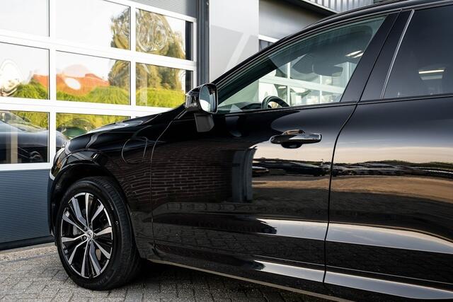Volvo XC60 2.0 T6 Plug-in Hybrid AWD Ultimate Dark | Panorama | Head-Up | Harman/Kardon | Trekhaak | ACC | Memory | 20' Inch |