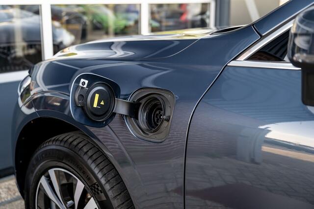 Volvo XC60 T6 Plug-in Hybrid AWD | Panorama | Memory | Leder | Camera | Stuurverw. | Stoelverw V + A |