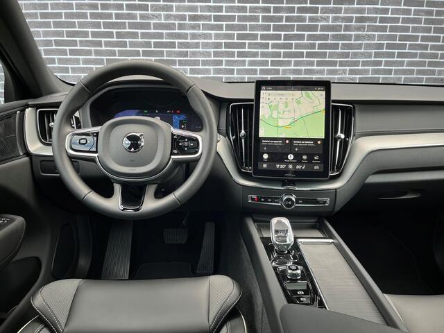 Volvo XC60 2.0 T8 Plug-in Hybrid AWD Ultra Black Edition | PHEV | Trekhaak | Luchtvering | Panoramadak | Harman Kardon Audio | Head-up Display | 360 Graden Camera | Keyless Entry | Elektrische Achterklep | Sportstoelen | Stoelverwarming voor en achter | Google Navigatie | Apple Carplay | Android Auto | Zitverlenging | 21" Lichtmetalen Velgen