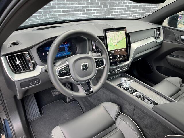 Volvo XC60 2.0 T8 Plug-in Hybrid AWD Ultra Black Edition | PHEV | Trekhaak | Luchtvering | Panoramadak | Harman Kardon Audio | Head-up Display | 360 Graden Camera | Keyless Entry | Elektrische Achterklep | Sportstoelen | Stoelverwarming voor en achter | Google Navigatie | Apple Carplay | Android Auto | Zitverlenging | 21" Lichtmetalen Velgen