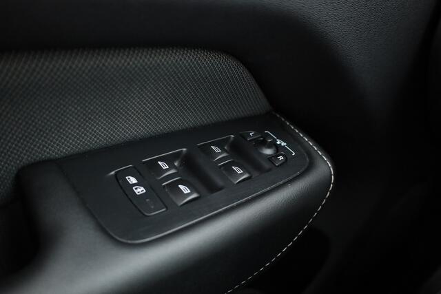 Volvo XC60 T6 Plug-in hybrid Plus Black Edition | Pano | 360cam | H&K Audio | Memory | Elek. Trekhaak | Pilot Assist | Bliss