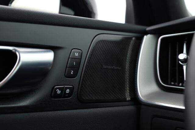 Volvo XC60 T6 Plug-in hybrid Plus Black Edition | Pano | 360cam | H&K Audio | Memory | Elek. Trekhaak | Pilot Assist | Bliss