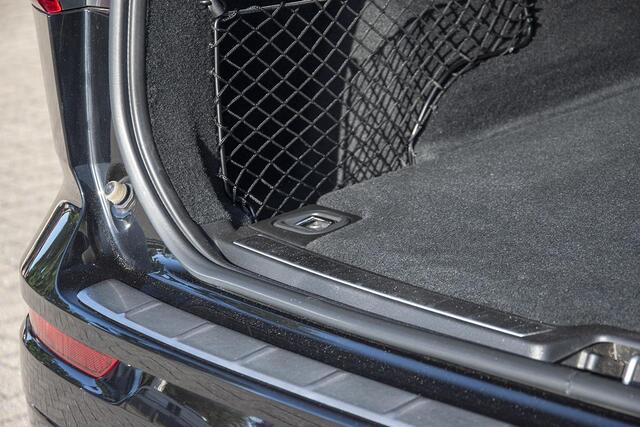 Volvo XC60 2.0 T4 190 PK R-DESIGN