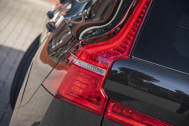 Volvo XC60 2.0 T4 190 PK R-DESIGN