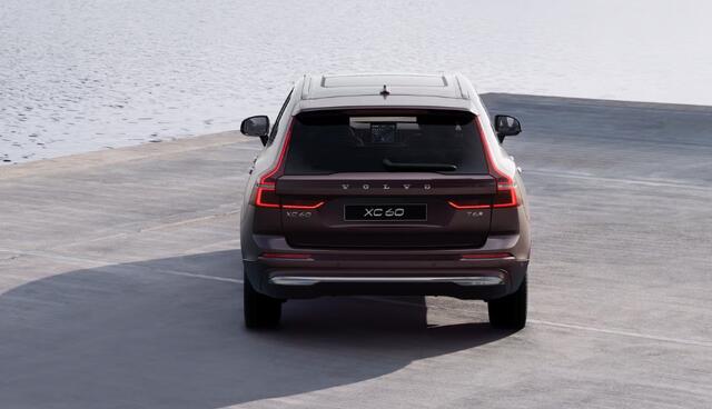 Volvo XC60 T6 333PK Automaat AWD Plus Bright Luchtvering/ Harman Kardon audio/ Adaptive cruise control/ Google services/ Panoramadak/ 21" Diamond Cut velgen/ Stoel en stuurverwarming/