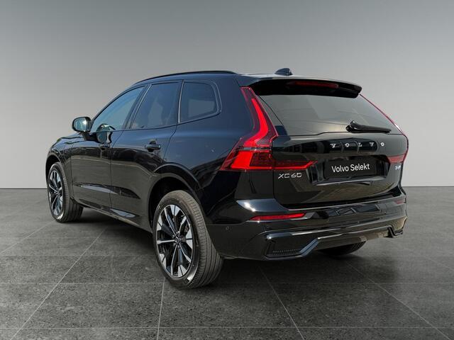 Volvo XC60 2.0 T6 Plug-in hybrid AWD Ultra Dark | Luchtvering | Trekhaak | Panoramadak | Head-up Display | 360 camera