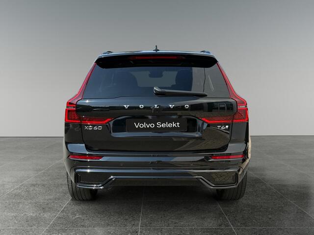 Volvo XC60 2.0 T6 Plug-in hybrid AWD Ultra Dark | Luchtvering | Trekhaak | Panoramadak | Head-up Display | 360 camera