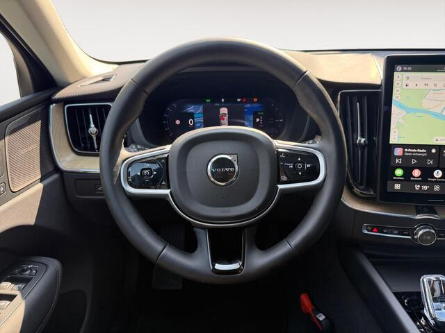 Volvo XC60 2.0 T6 Plug-in hybrid AWD Ultra Dark | Luchtvering | Trekhaak | Panoramadak | Head-up Display | 360 camera