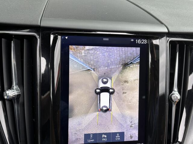 Volvo XC60 T8 AWD Pano HeadUp 74470Keyless Pilot assist 360 camera