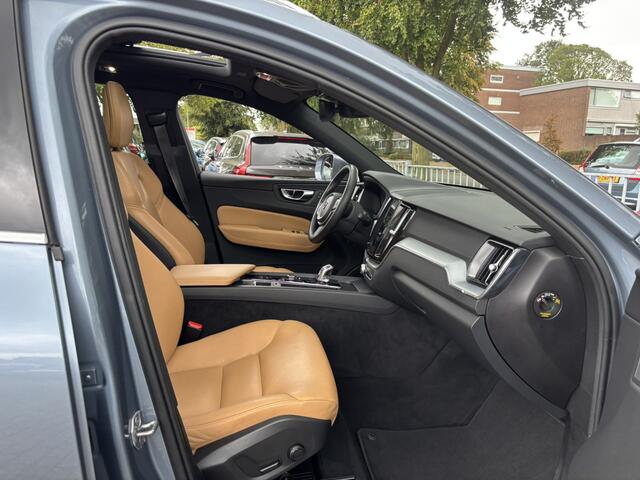Volvo XC60 T8 AWD Pano HeadUp 74470Keyless Pilot assist 360 camera