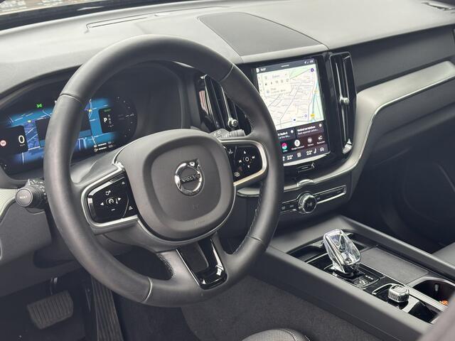 Volvo XC60 2.0 T6 Plug-in hybrid AWD Plus Black Edition Long Range / Google Maps Navi / Camera / Allseason Banden / Schuifkanteldak /