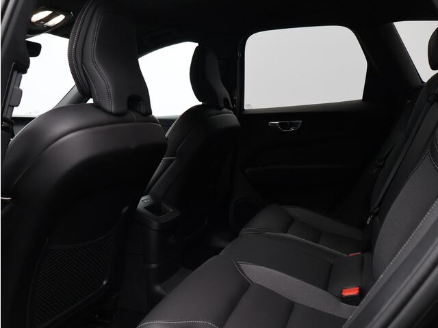 Volvo XC60 T8 AWD Plug-in hybrid Plus Black Edition / Harman Kardon / Elektrisch bedienbare stoelen / Stoel+stuur+achterbankverwarming