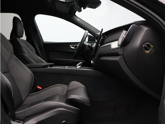 Volvo XC60 T8 AWD Plug-in hybrid Plus Black Edition / Harman Kardon / Elektrisch bedienbare stoelen / Stoel+stuur+achterbankverwarming