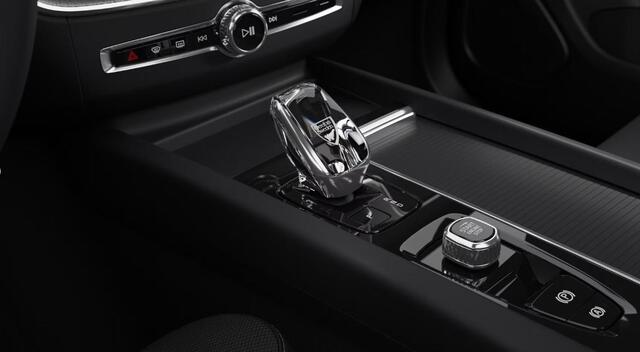 Volvo XC60 T8 Plug-in hybrid AWD Ultra Black Edition | Trekhaak elektr. | Alarm | Getint glas