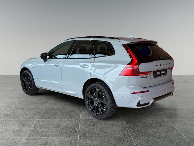 Volvo XC60 T6 Plug-in hybrid AWD Ultra Black Edition | Trekhaak elektr. | Alarm | Getint glas