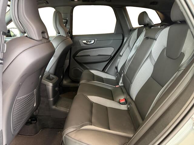 Volvo XC60 T6 Plug-in hybrid AWD Ultra Black Edition | Trekhaak elektr. | Alarm | Getint glas