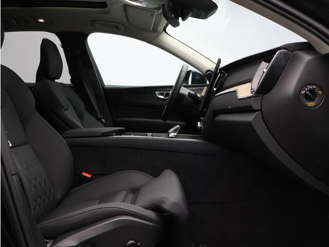 Volvo XC60 T6 AWD Plug-in hybrid Ultra Dark / Trekhaak / Luchtvering / Head up displ / Stoel+stuur+achterbankverwarming / Harman Kardon / Privacy glass
