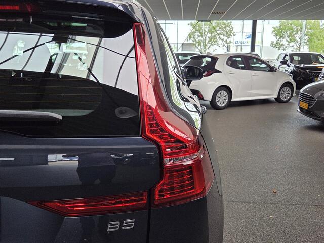 Volvo XC60 2.0 B5 Momentum Exclusive