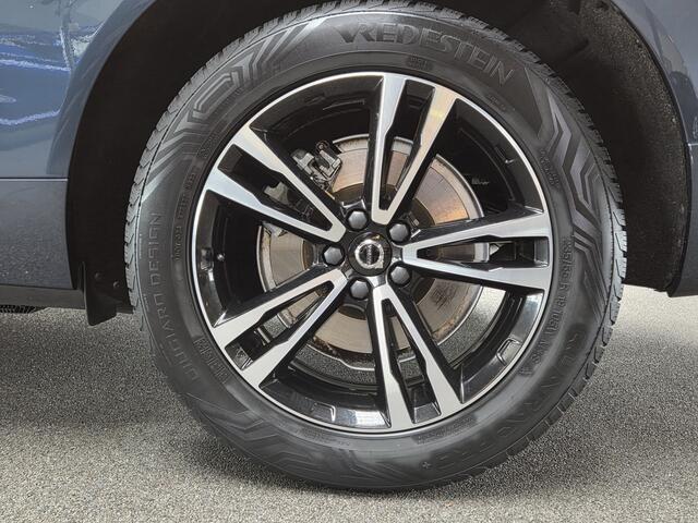 Volvo XC60 2.0 B5 Momentum Exclusive
