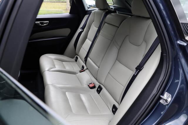 Volvo XC60 2.0 T5 AWD Momentum 250pk | Leder + Trekhaak
