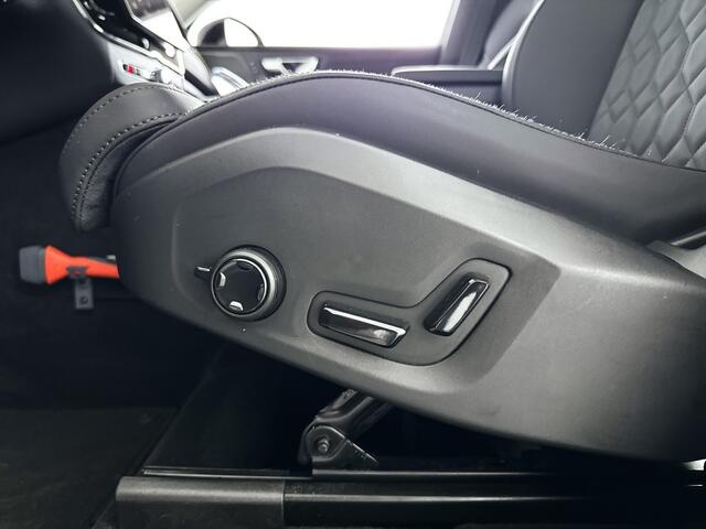Volvo XC60 T6 Plug-in hybrid AWD Ultra Dark | Panoramadak | 360° camera | Harman Kardon | Head-up display | Stoel- en stuurverwarming