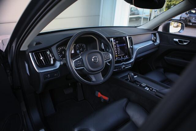 Volvo XC60 2.0 B5 Business Pro | Pano | H&K | Achteruitrijcamera |