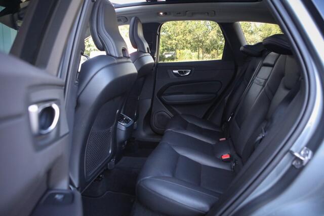 Volvo XC60 2.0 B5 Business Pro | Pano | H&K | Achteruitrijcamera |