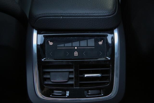 Volvo XC60 2.0 B5 Business Pro | Pano | H&K | Achteruitrijcamera |