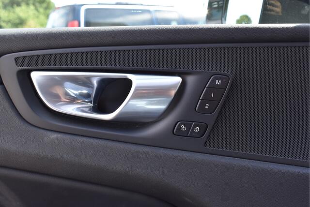 Volvo XC60 2.0 T6 Plug-in hybrid AWD Plus Dark Panoramadak, Contourstoel+memory, Keyless entry, Camera, Carplay, Leder