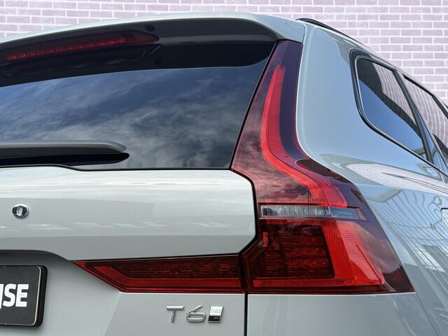 Volvo XC60 2.0 T6 Plug-in hybrid AWD Ultra Dark | SOH:100% | Trekhaak | Luchtvering | Head-up display | Keyless entry/start | Schuif/Kantel Panoramadak | Stoel/stuurverwarming | Power Seats | Memory | Extra getint glas | 360° Camera |
