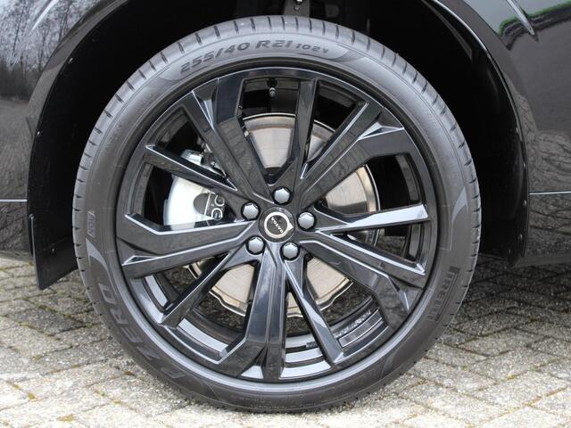 Volvo XC60 2.0 T6 Plug-in hybrid AWD Ultra Black Edition Automaat / Panoramadak / 360* camera / Head-up display / Trekhaak / Luchtvering