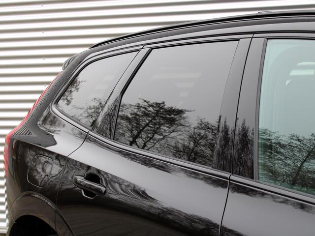 Volvo XC60 2.0 T6 Plug-in hybrid AWD Ultra Black Edition Automaat / Panoramadak / 360* camera / Head-up display / Trekhaak / Luchtvering