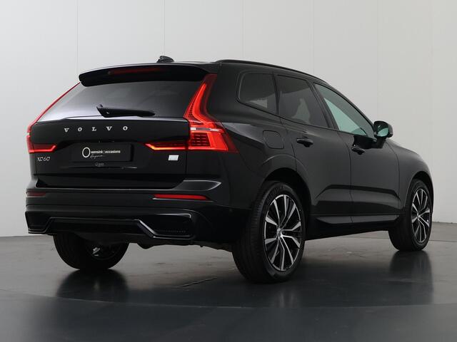 Volvo XC60 T8 AWD Recharge Ultimate Dark Auto | SOH 100% | Panoramadak | Elek. Trekhaak | Elek. Stoelen met Geheugen | HUD | Navigatie | Stoelverwarming | 360° Camera | DAB | Apple Carplay/Android Auto | LED | Cruise Control Adaptief |