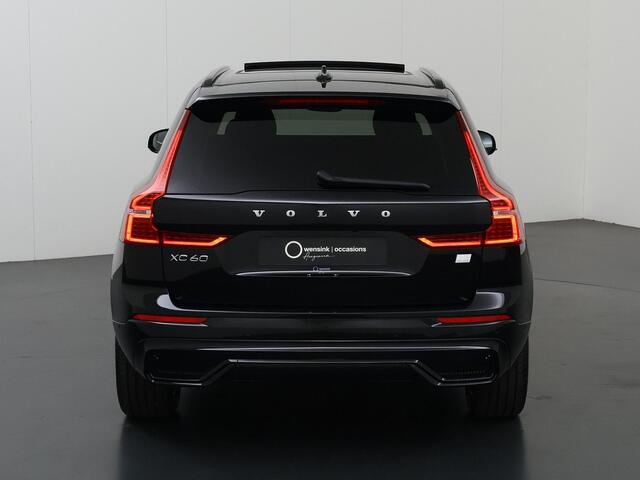 Volvo XC60 T8 AWD Recharge Ultimate Dark Auto | SOH 100% | Panoramadak | Elek. Trekhaak | Elek. Stoelen met Geheugen | HUD | Navigatie | Stoelverwarming | 360° Camera | DAB | Apple Carplay/Android Auto | LED | Cruise Control Adaptief |