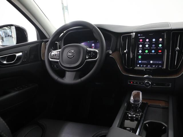 Volvo XC60 T8 AWD Recharge Ultimate Dark Auto | SOH 100% | Panoramadak | Elek. Trekhaak | Elek. Stoelen met Geheugen | HUD | Navigatie | Stoelverwarming | 360° Camera | DAB | Apple Carplay/Android Auto | LED | Cruise Control Adaptief |