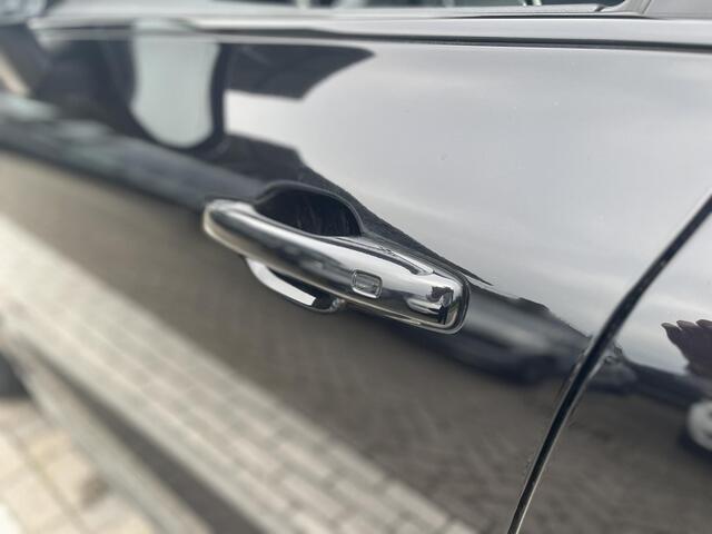 Volvo XC60 2.0 T6 Plug-in hybrid AWD R-Design | Black Pakket | Power Seats | Trekhaak | Panoramadak | Climate Pack |