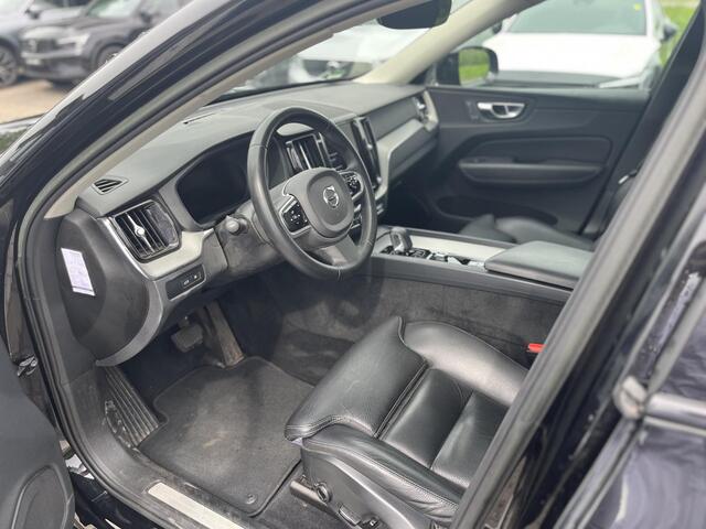 Volvo XC60 2.0 T6 Plug-in hybrid AWD R-Design | Black Pakket | Power Seats | Trekhaak | Panoramadak | Climate Pack |