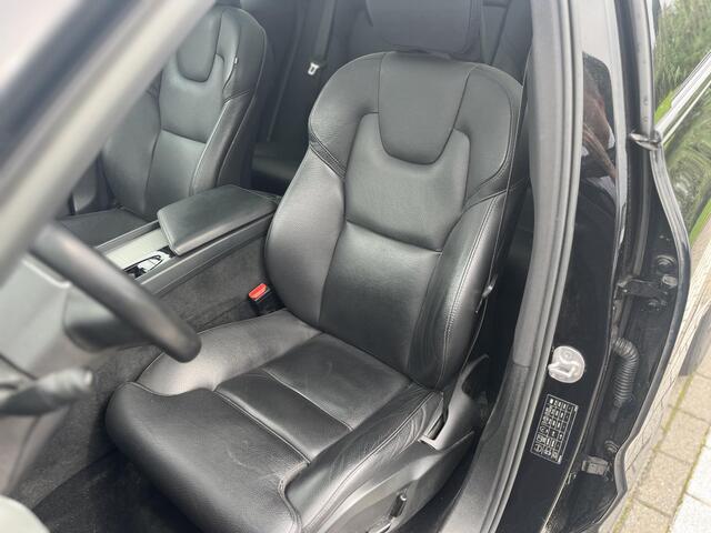 Volvo XC60 2.0 T6 Plug-in hybrid AWD R-Design | Black Pakket | Power Seats | Trekhaak | Panoramadak | Climate Pack |