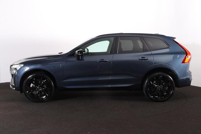 Volvo XC60 T6 Recharge AWD Plus Black Edition - Panorama/schuifdak - IntelliSafe Assist & Surround - 360º Camera - Harman/Kardon audio - Verwarmde voorstoelen, stuur & achterbank - Parkeersensoren voor & achter - Elektr. bedienb. voorstoelen met geheugen - Head up display - Draadloze tel. lader - Extra getint glas - 21' LMV