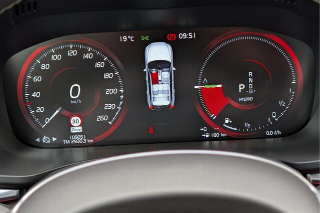 Volvo XC60 2.0 Recharge T6 AWD R-Design Black Trekhaak Panorama
