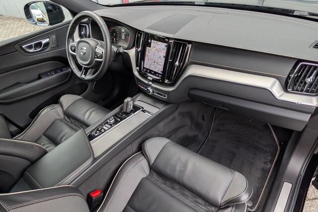 Volvo XC60 2.0 Recharge T6 AWD R-Design Black Trekhaak Panorama