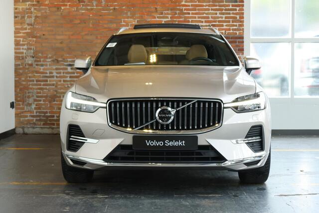 Volvo XC60 T6 Plug-in hybrid AWD Ultimate Bright | Luchtvering | Harman Kardon Premium Audio | Nappa Lederen Bekleding | Semi-Electrische Wegklapbare Trekhaak | 1ste eigenaar | Google Infotainment | Massage functie in voorstoelen | 360° Parkeercamera | Parkeersensoren voor + achter