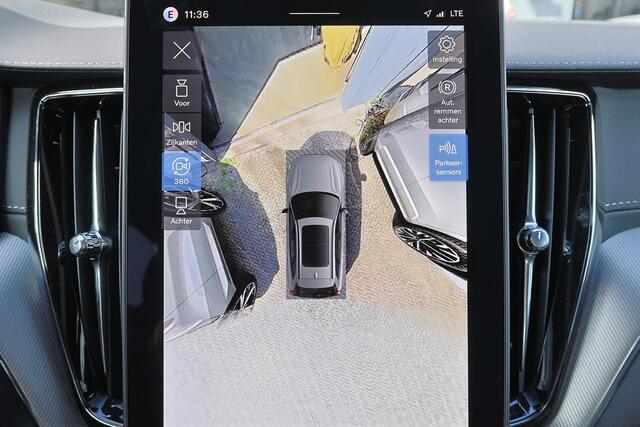 Volvo XC60 T6 Recharge AWD Ultra Black Edition - Luchtvering - Panorama/schuifdak - IntelliSafe Assist & Surround - 360º Camera - Harman/Kardon audio - Adaptieve LED koplampen - Verwarmde voorstoelen, stuur & achterbank - Parkeersensoren voor & achter - Elektr. bedienb. voorstoelen met geheugen - Head up display - Draadloze tel. lader - Extra getint glas - Inklapbare trekhaak - 21' LMV