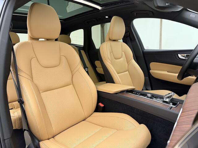 Volvo XC60 T6 AWD 350pk Plus Dark / Luchtvering / Geventileerde stoelen / Amber interieur / Panorama dak / Trekhaak / Voorruit verwarming /
