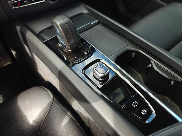 Volvo XC60 T6 Plug-in hybrid AWD Inscription Expression | Rijklaarprijs | Pano Dak |