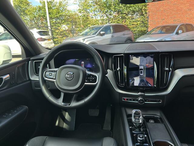 Volvo XC60 2.0 T8 Plug-in hybrid SOH 97,6% AWD Ultimate Bright 455PK! // ADAPT. CRUISE // PANODAK // HARMAN&KARDON // LEDER // ELEK. STOELEN+GEHEUGEN // 360 CAMERA+SENSOREN