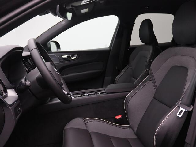 Volvo XC60 2.0 T6 Plug-in hybrid AWD Plus Black Edition 350PK Panoramadak, Trekhaak, 21" LM Velgen, 360gr. Camera, Head-Up Display, Elektr. Achterklep, Keyless, Memorystoel