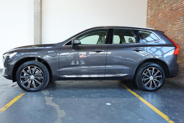 Volvo XC60 Recharge T6 AWD Inscription | Bowers & Wilkins Premium Audio | Luchtvering | Massage in voorstoelen | Gelamineerde zijruiten | Parkeercamera | Adaptive Cruise Control | Head-Up Display | Parkeersensoren voor + achter | 1ste Eigenaar