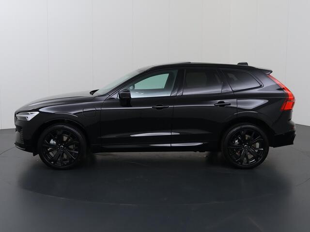 Volvo XC60 2.0 T8 Plug-in hybrid AWD Ultra Black Edition | Panoramadak | HUD | Harman/Kardon | Elek. Comfortstoelen met Geheugen | Elek. Achterklep | Cruise Control Adaptief | BLIS | Winterpakket | Apple Carplay/Android Auto |