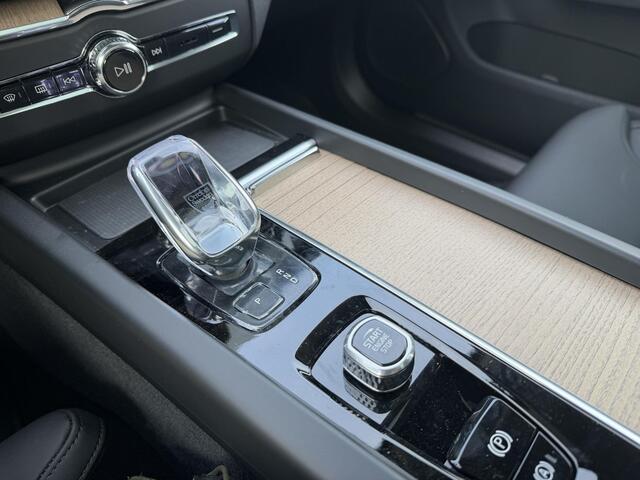 Volvo XC60 2.0 T8 Plug-in hybrid AWD Plus Dark Facelift model l Trekhaak l 360 l 455PK